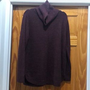 Maroon turtle neck pullover sweater
